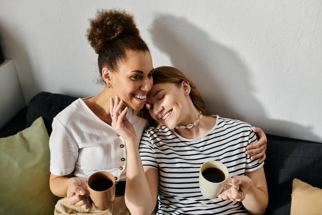 How to Reconnect With Old Friends (Without It Being Awkward)