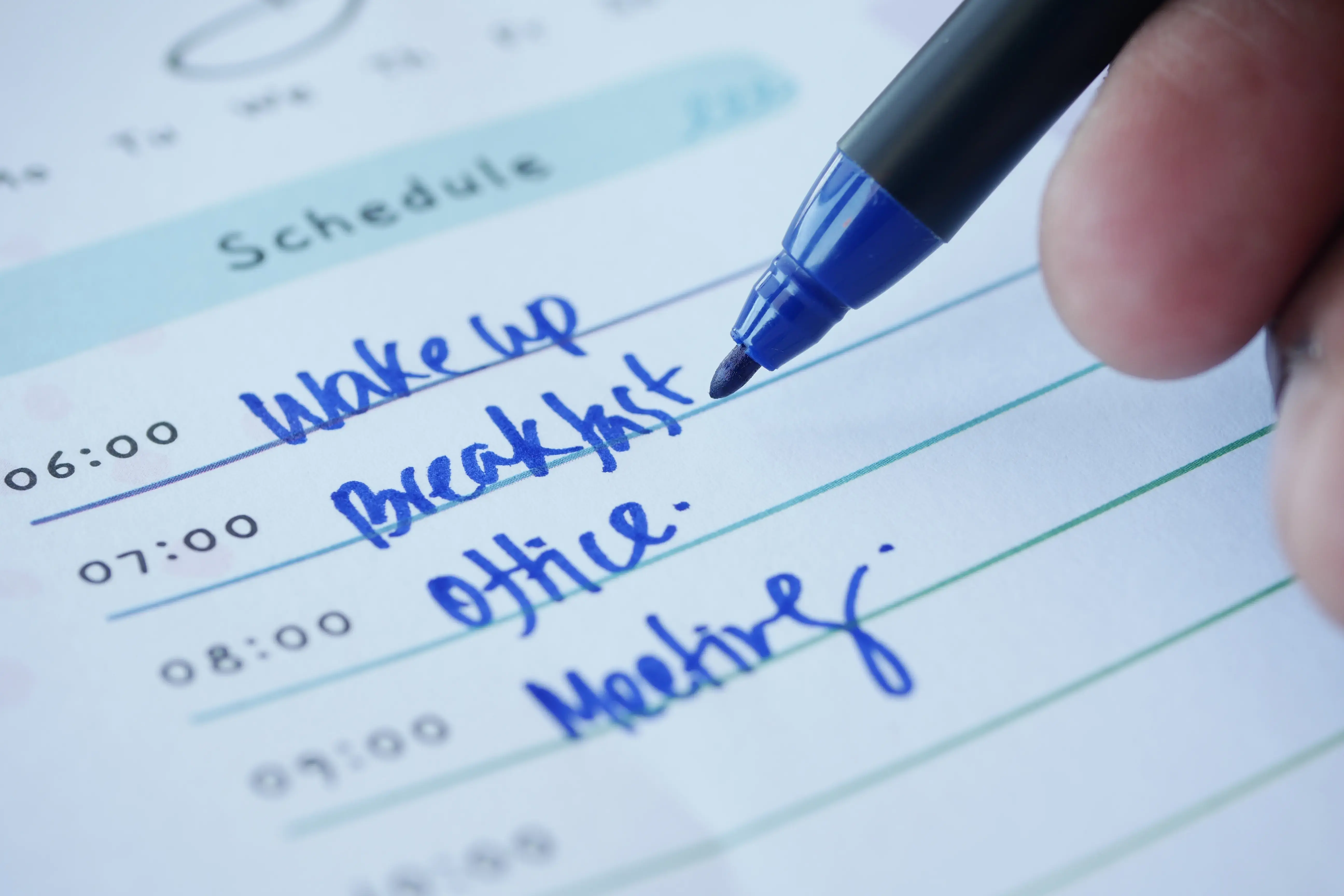 hand-with-a-pen-writing-to-do-list-on-a-schedule-p-2024-12-13-14-22-35-utc-1